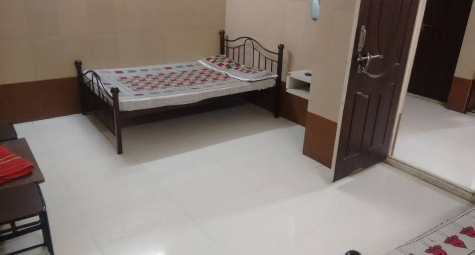 Hotel Uma Mahesh Lodging, Karad 1